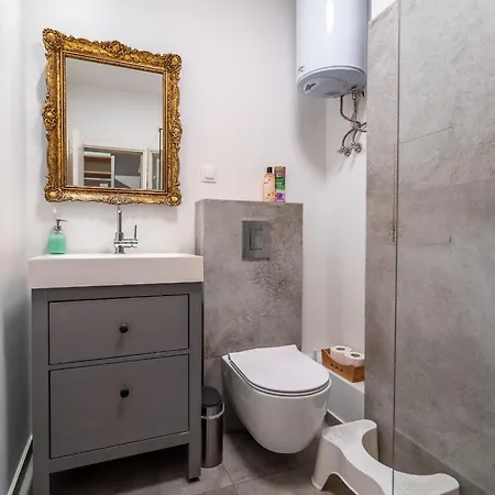 1 Bedroom Natural