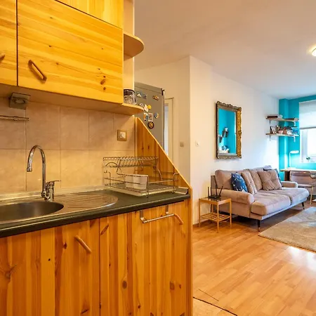 1 Bedroom Natural Апартаменты