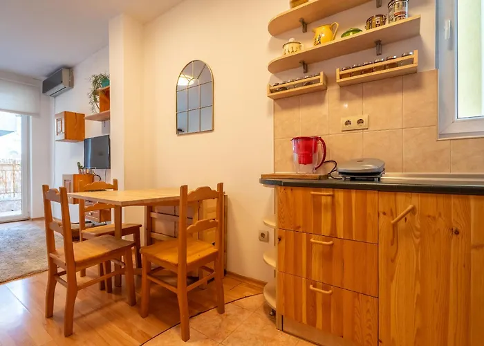 1 Bedroom Natural Апартамент